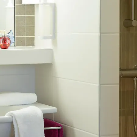 Hotel Brit Croix Blandin Remeš