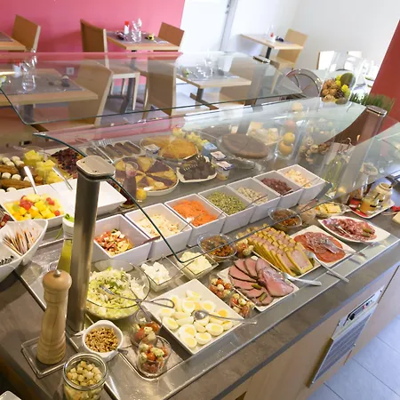 Hotel Brit Croix Blandin 3*