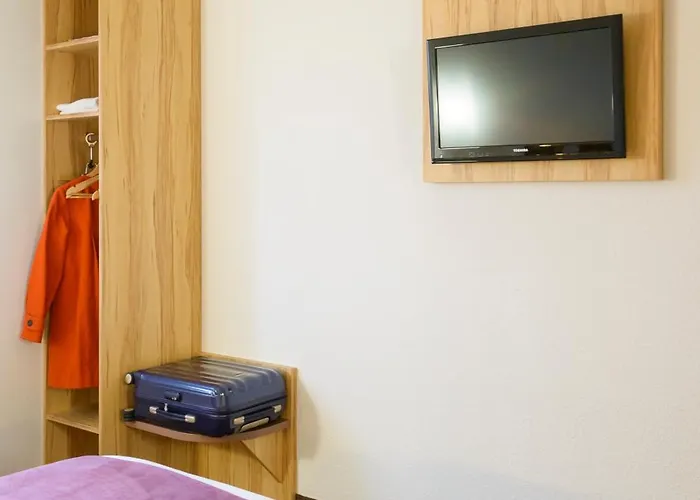 Hotel Brit Croix Blandin 3*