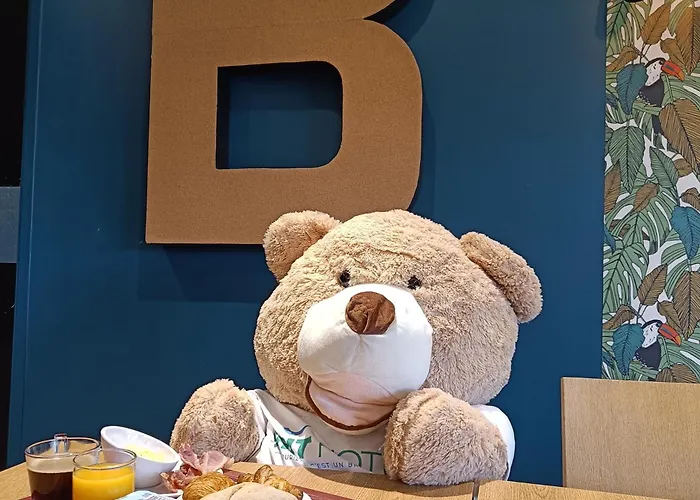 Brit Croix Blandin Hotel