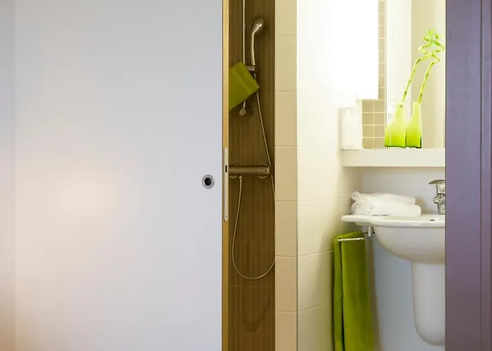 Hotel Brit Croix Blandin 3*