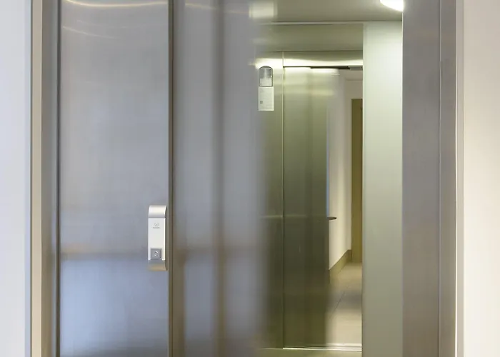 Hotel Croix Blandin 3*