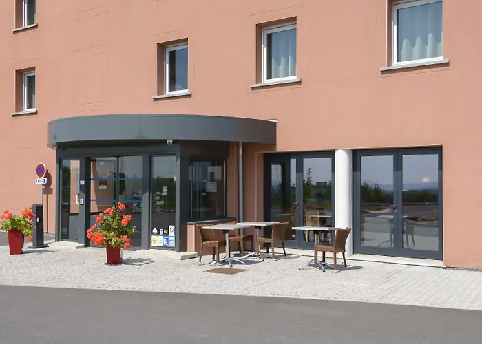 Hotel Croix Blandin 3*